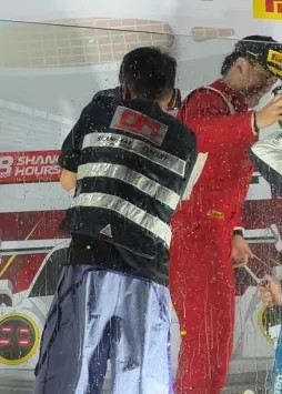必一运动反光背心10