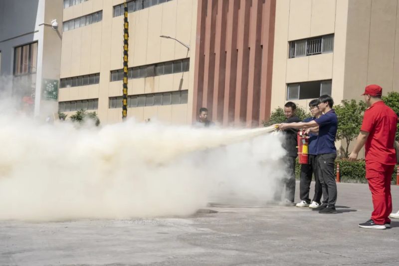 强化清静意识 筑牢清静防地丨必一运动光电开展消防疏散逃生应急演练运动